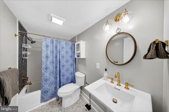 2505 W DENNEYS RD, Dover, DE 19904