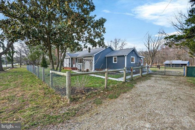 2505 W DENNEYS RD, Dover, DE 19904