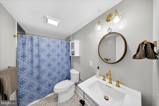 2505 W DENNEYS RD, Dover, DE 19904