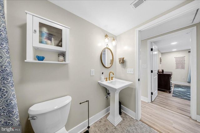 2505 W DENNEYS RD, Dover, DE 19904