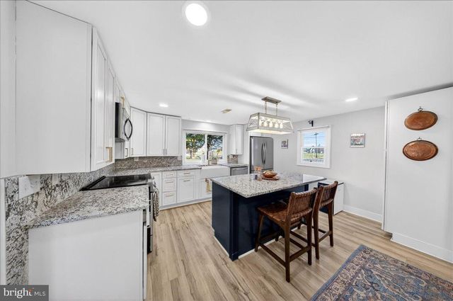 2505 W DENNEYS RD, Dover, DE 19904