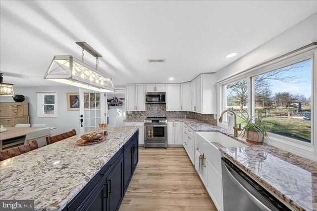 2505 W DENNEYS RD, Dover, DE 19904