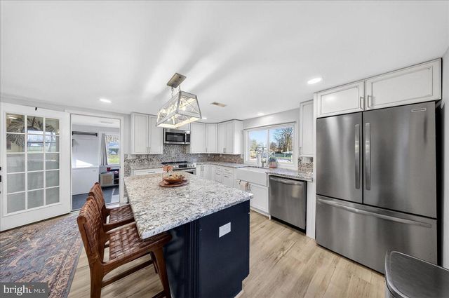 2505 W DENNEYS RD, Dover, DE 19904