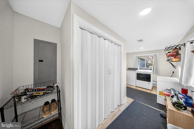 2505 W DENNEYS RD, Dover, DE 19904