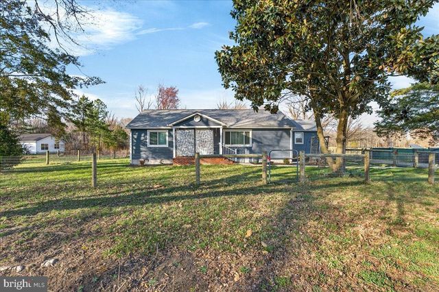 2505 W DENNEYS RD, Dover, DE 19904