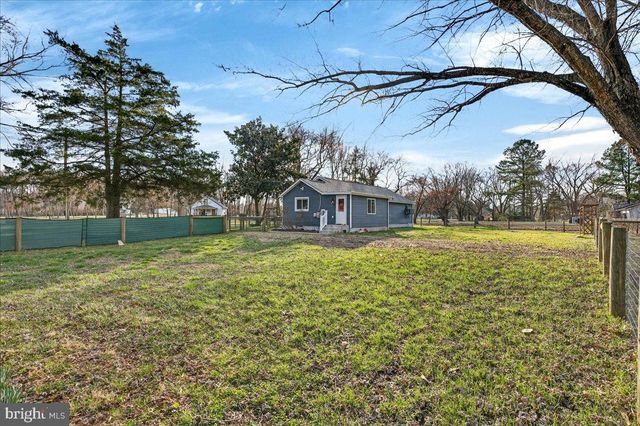 2505 W DENNEYS RD, Dover, DE 19904