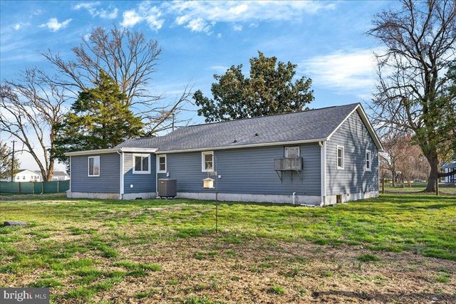 2505 W DENNEYS RD, Dover, DE 19904