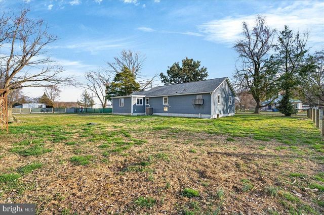 2505 W DENNEYS RD, Dover, DE 19904