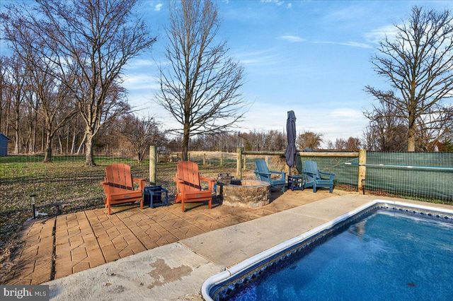 2505 W DENNEYS RD, Dover, DE 19904