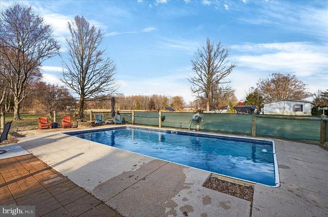 2505 W DENNEYS RD, Dover, DE 19904