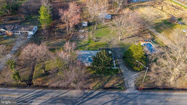 2505 W DENNEYS RD, Dover, DE 19904