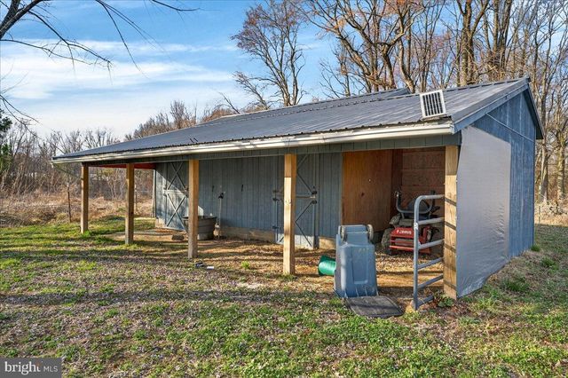 2505 W DENNEYS RD, Dover, DE 19904