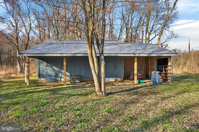 2505 W DENNEYS RD, Dover, DE 19904