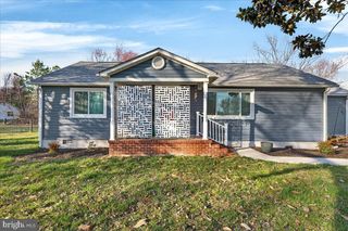 2505 W DENNEYS RD, Dover, DE 19904