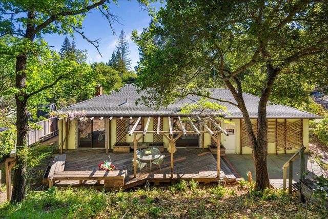208 Canyon Drive, Portola Valley, CA 94028
