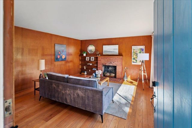 208 Canyon Drive, Portola Valley, CA 94028