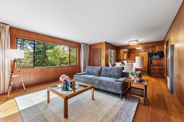 208 Canyon Drive, Portola Valley, CA 94028