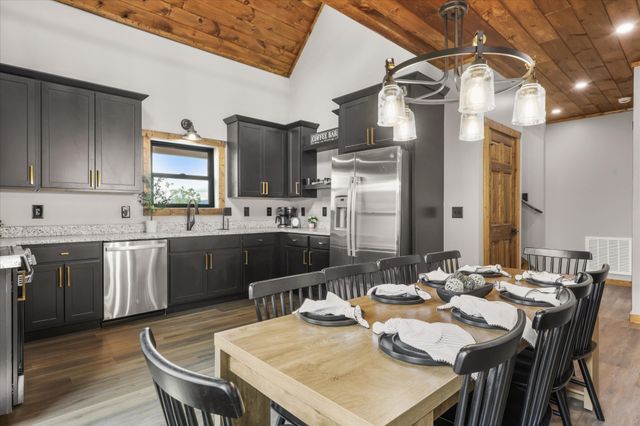 3414 Sugar Maple Loop Rd, Sevierville, TN 37862