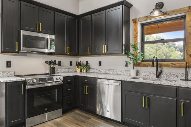 3414 Sugar Maple Loop Rd, Sevierville, TN 37862
