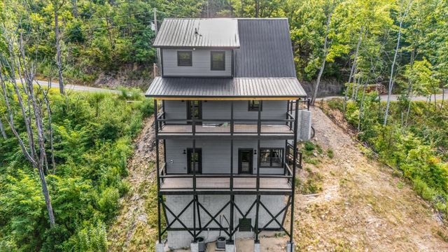 3414 Sugar Maple Loop Rd, Sevierville, TN 37862