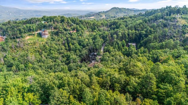 3414 Sugar Maple Loop Rd, Sevierville, TN 37862