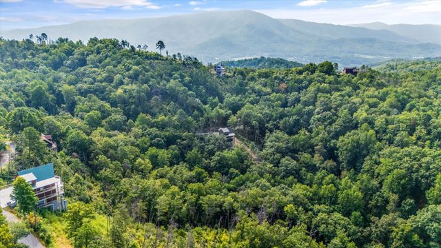 3414 Sugar Maple Loop Rd, Sevierville, TN 37862