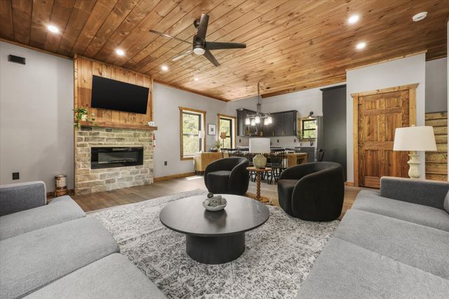3414 Sugar Maple Loop Rd, Sevierville, TN 37862