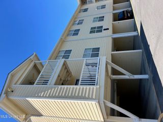 2421 Beachview Drive, B7, Ocean Springs, MS 39564