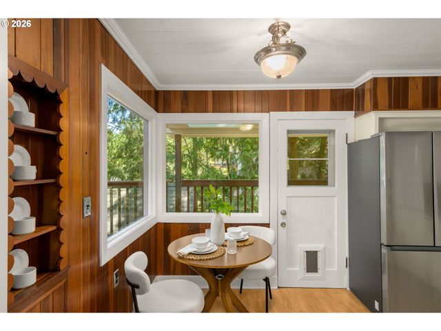 3841 Sw KANAN Dr, Portland, OR 97221