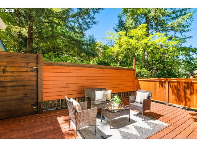 3841 Sw KANAN Dr, Portland, OR 97221