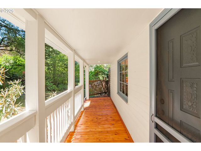 3841 Sw KANAN Dr, Portland, OR 97221