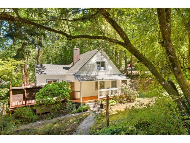 3841 Sw KANAN Dr, Portland, OR 97221