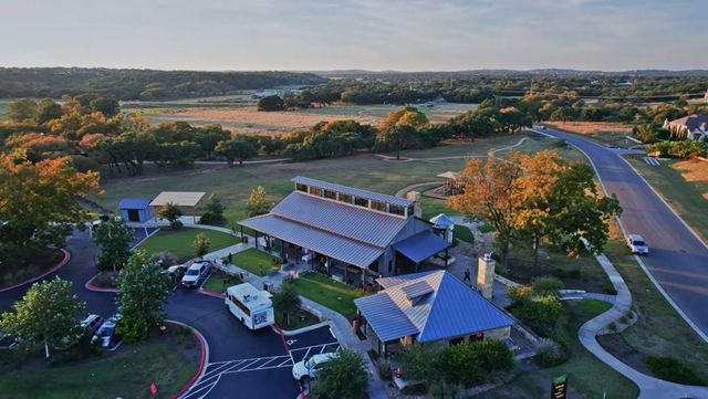 513 Barnhill LOOP, Dripping Springs, TX 78620