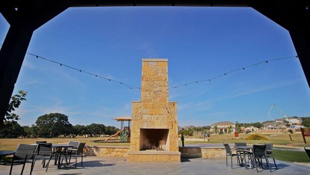 513 Barnhill LOOP, Dripping Springs, TX 78620
