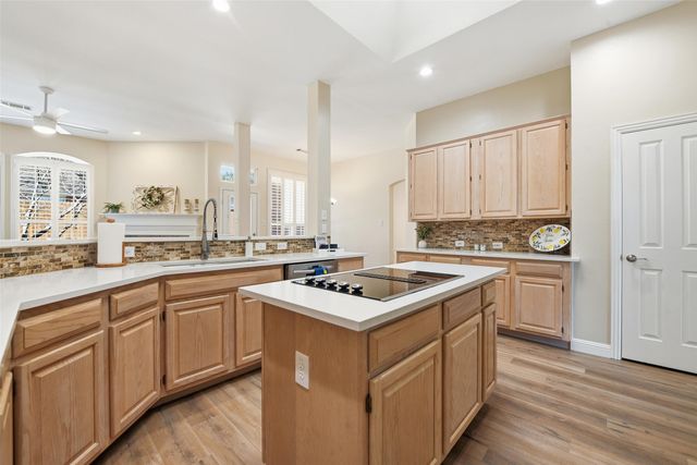 2729 Pinehurst Drive, Grapevine, TX 76051