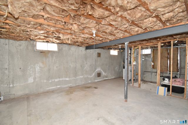 51 Oakwood Street, Enfield, CT 06082