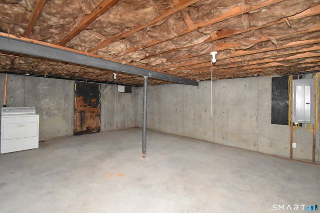 51 Oakwood Street, Enfield, CT 06082