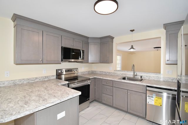 51 Oakwood Street, Enfield, CT 06082