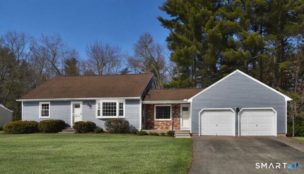 51 Oakwood Street, Enfield, CT 06082