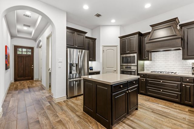 8604 Holliday Creek Way, Mckinney, TX 75071