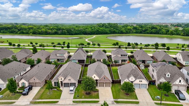 8604 Holliday Creek Way, Mckinney, TX 75071