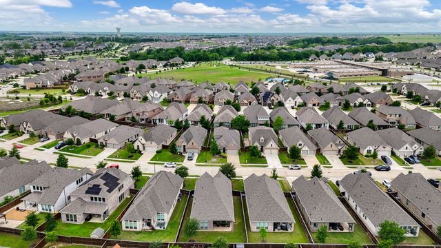 8604 Holliday Creek Way, Mckinney, TX 75071