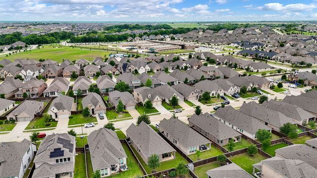 8604 Holliday Creek Way, Mckinney, TX 75071