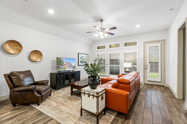 8604 Holliday Creek Way, Mckinney, TX 75071