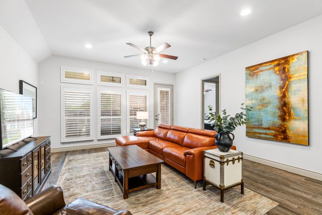 8604 Holliday Creek Way, Mckinney, TX 75071