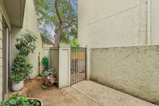 3102 Eisenhauer Rd Apt E34, San Antonio, TX 78209