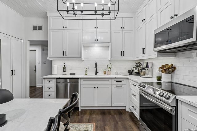3102 Eisenhauer Rd Apt E34, San Antonio, TX 78209