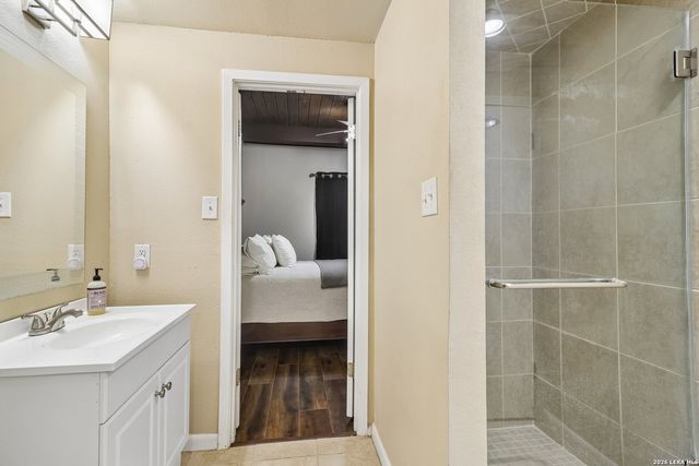 3102 Eisenhauer Rd Apt E34, San Antonio, TX 78209