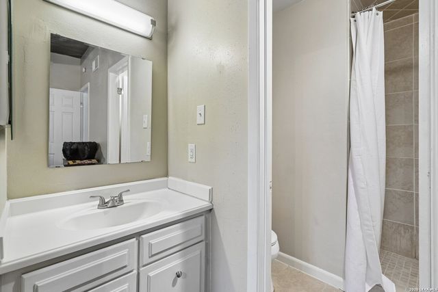 3102 Eisenhauer Rd Apt E34, San Antonio, TX 78209