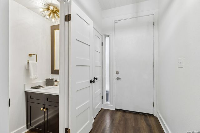 3102 Eisenhauer Rd Apt E34, San Antonio, TX 78209